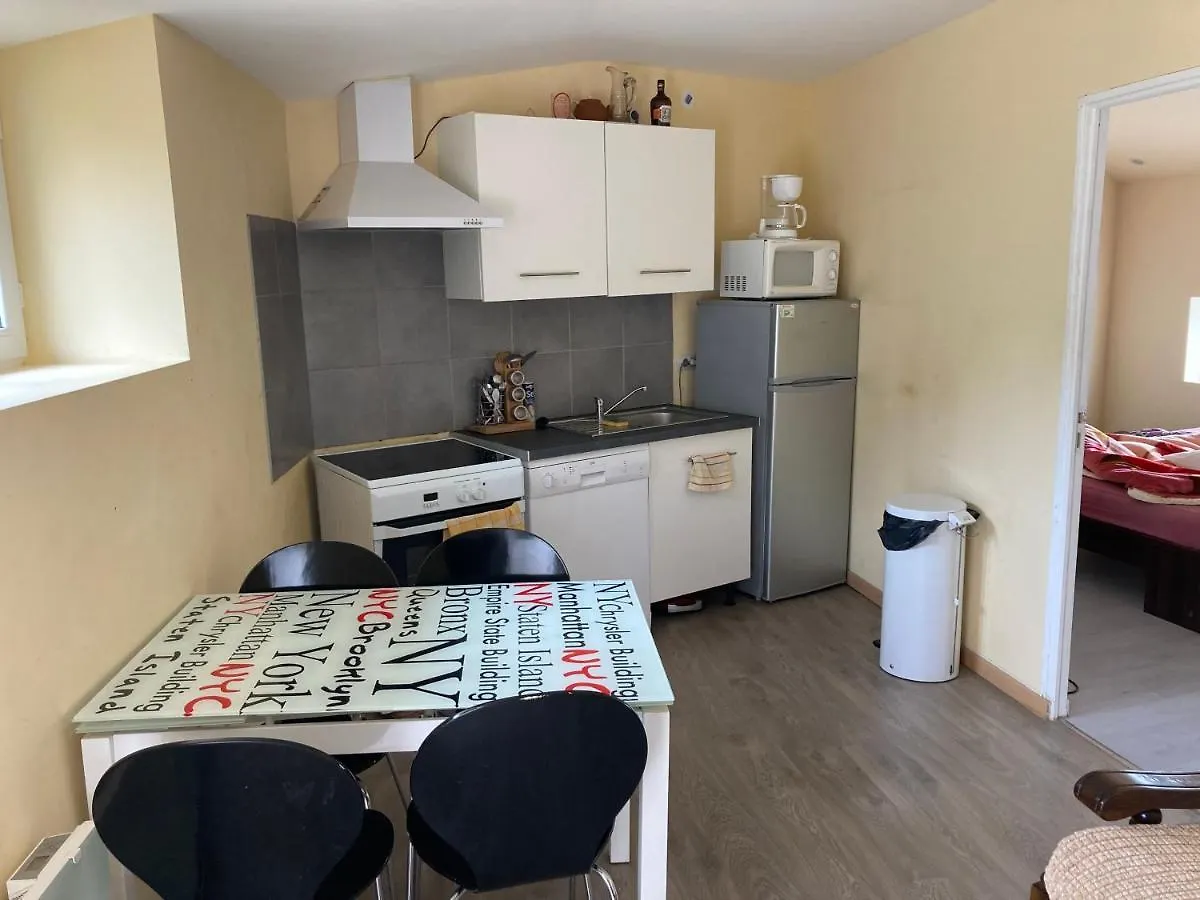 Gite Cours  0*, Cours (Rhone) France